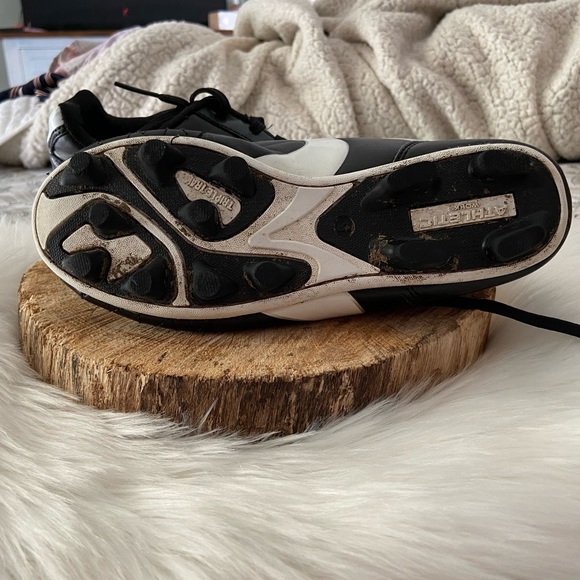 Boys triple track soccer cleats - Picture 4 of 4